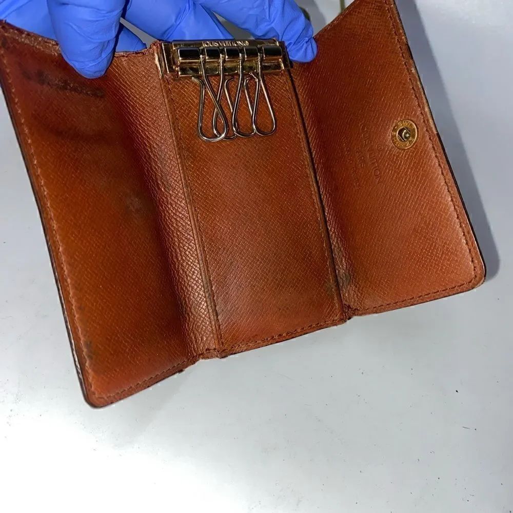 Authentic Louis Vuitton Monogram 4 Key Wallet - Picture 7 of 11